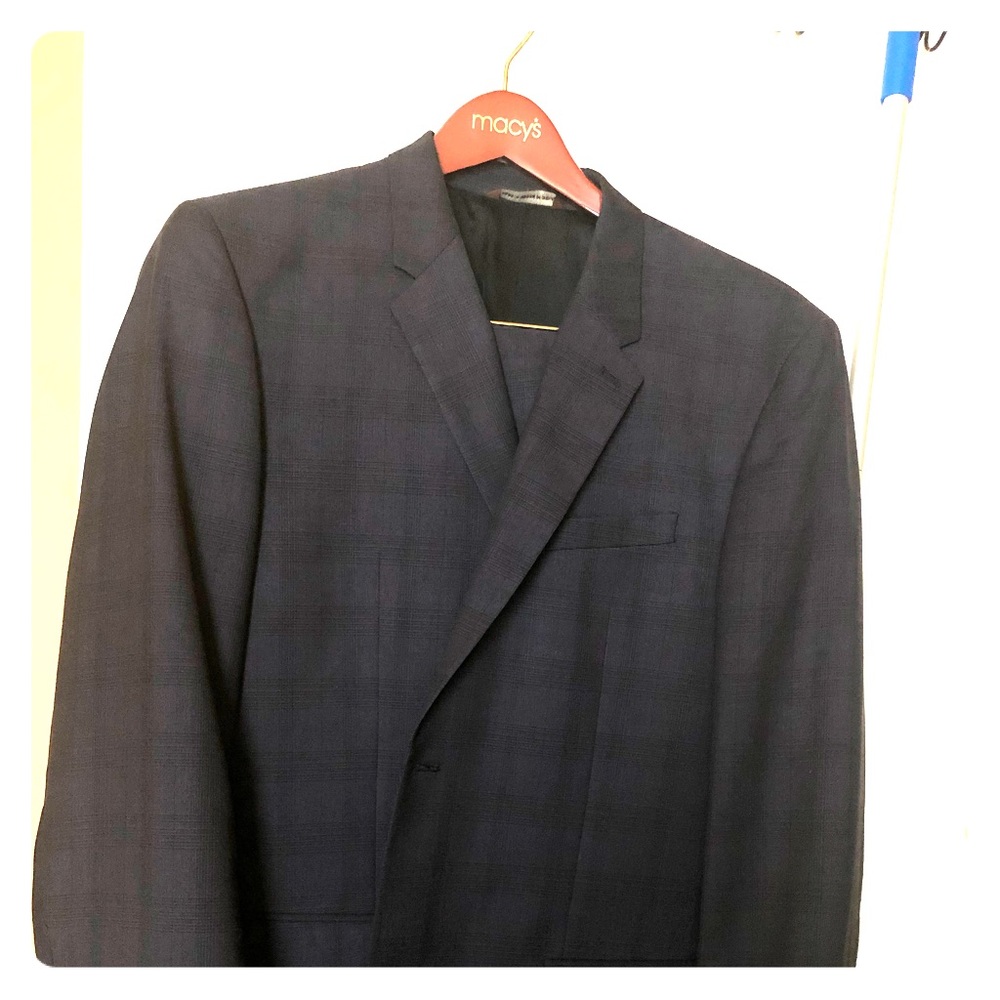 Perry Ellis mens navy blue suite. Work one time.